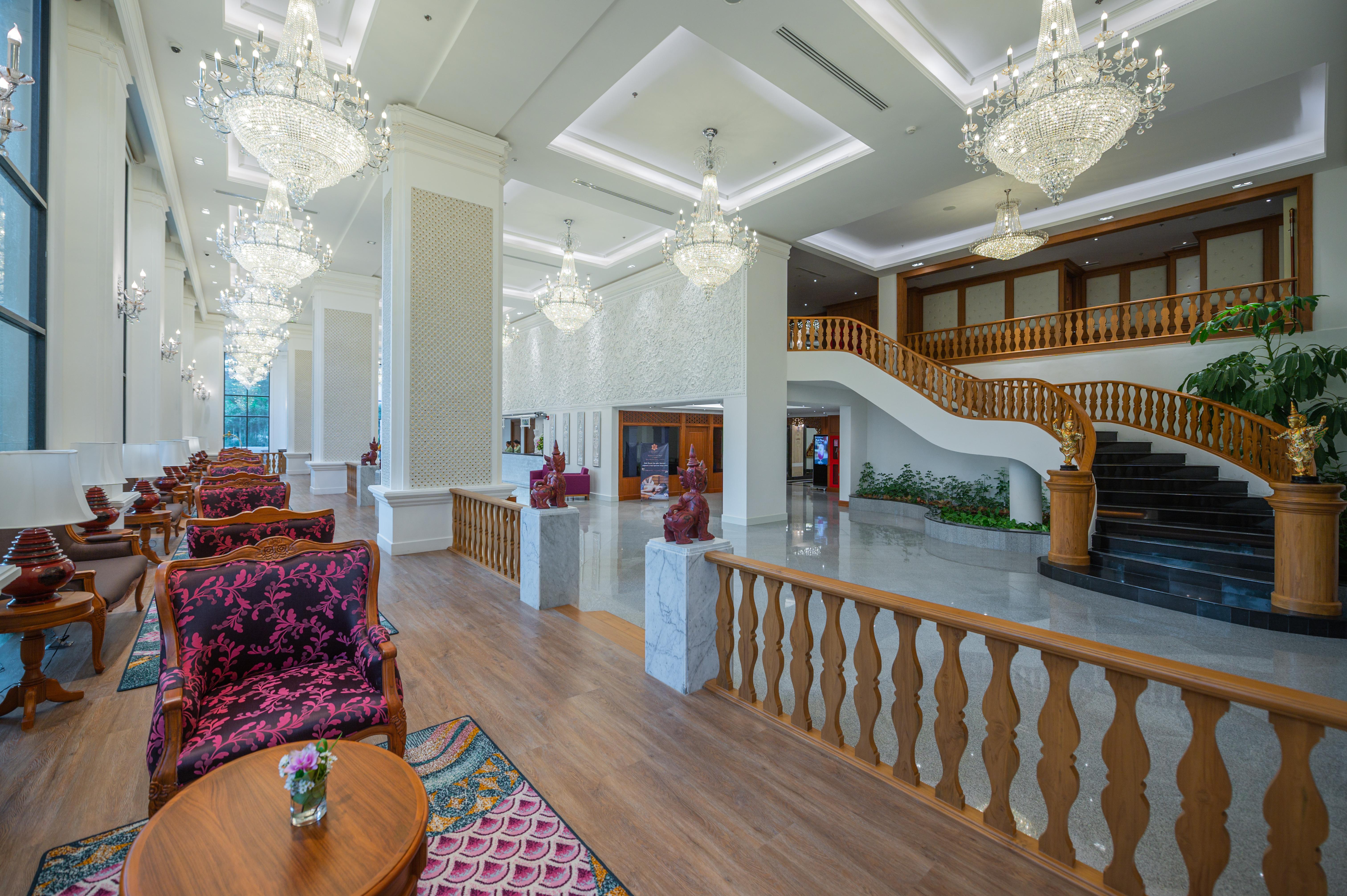 The Empress Premier Chiang Mai - Sha Extra Plus Exteriör bild Lobby