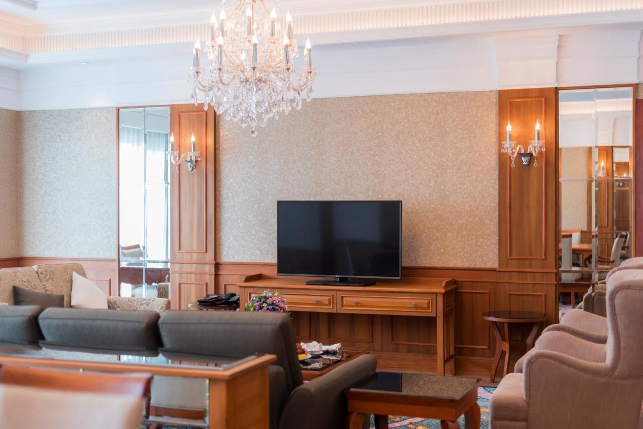 The Empress Premier Chiang Mai - Sha Extra Plus Exteriör bild A living room in a condominium