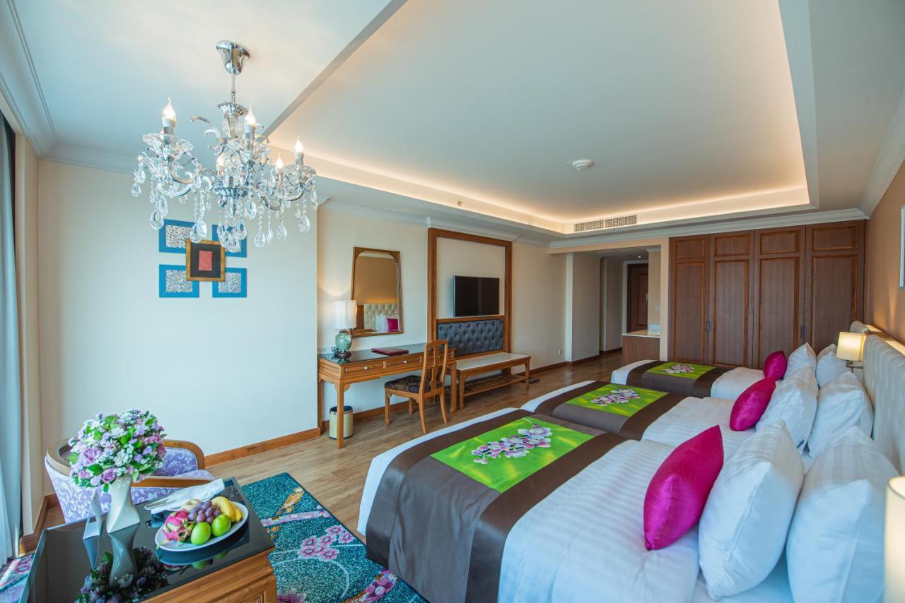 The Empress Premier Chiang Mai - Sha Extra Plus Exteriör bild Deluxe Suite